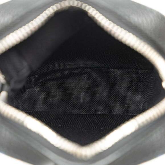 GUCCI Authentic Black Leather Shoulder Bag - Picture 6 of 10